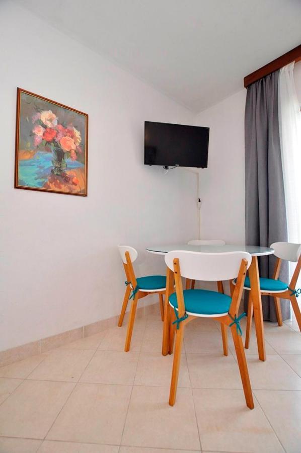 Apartmani More Дрвеник Екстериор снимка