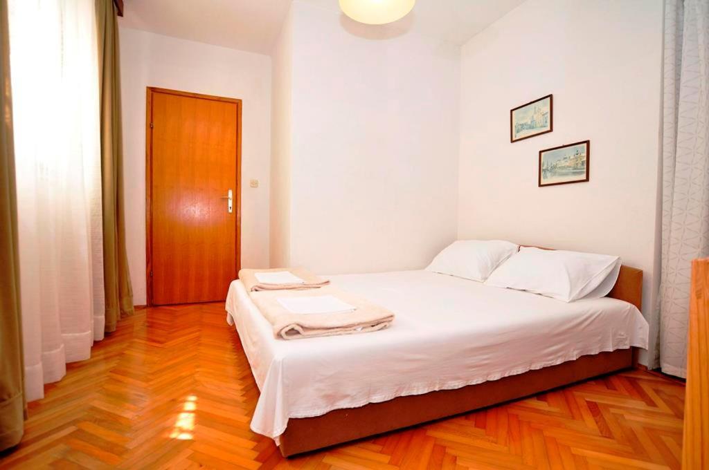 Apartmani More Дрвеник Екстериор снимка