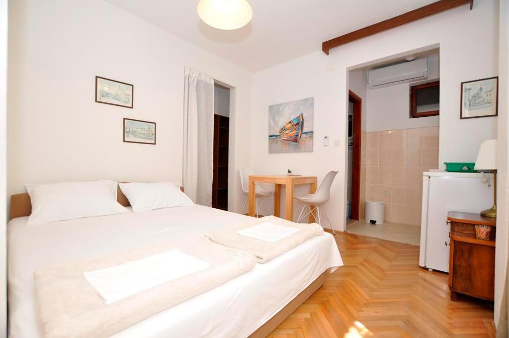 Apartmani More Дрвеник Екстериор снимка